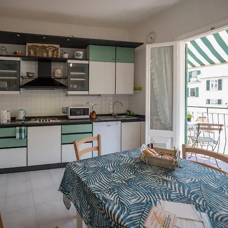 Recanissu With Balcony & Ac Apartment